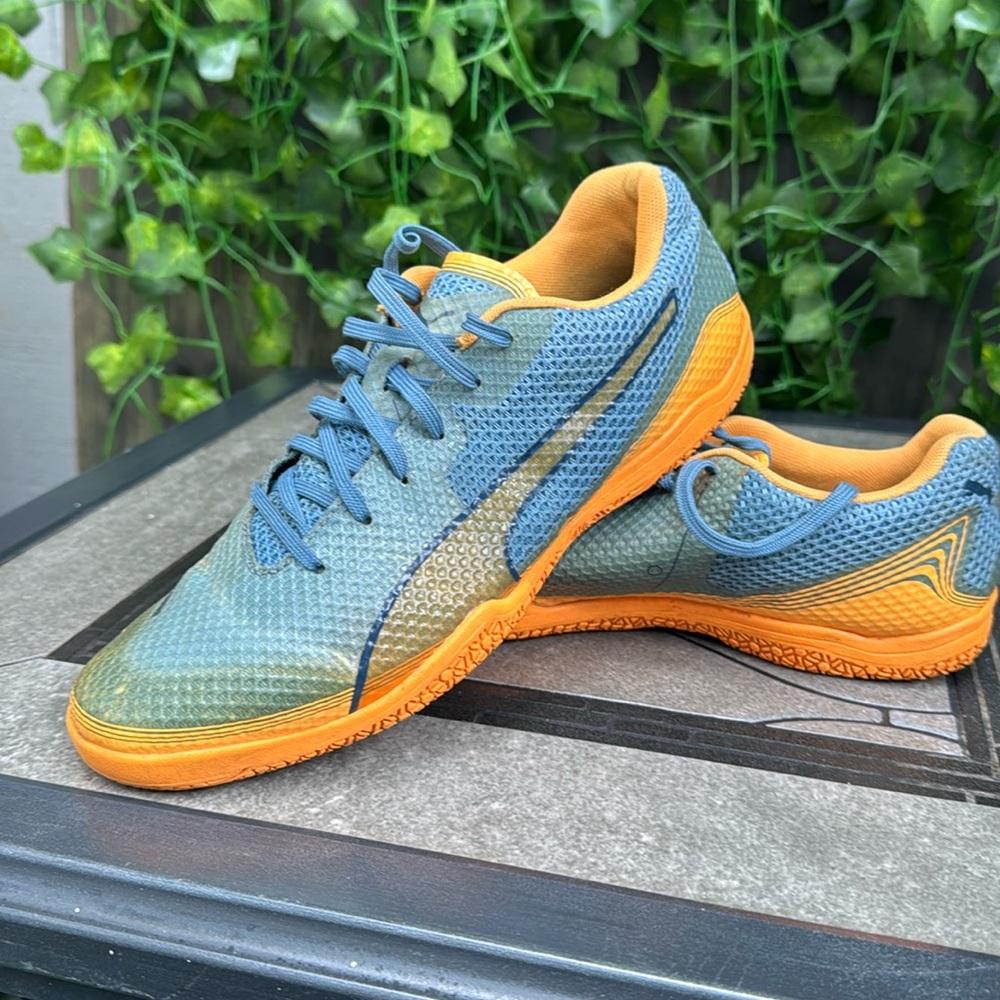 Puma Invicto Fresh Indoor Soccer / Casual Shoe